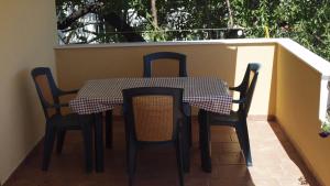 Fotografia z galérie ubytovania Apartment in Slatine with sea view, balcony, air conditioning, Wi-Fi (4784-2) v Slatine