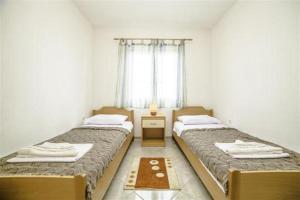 Postel nebo postele na pokoji v ubytování Apartment in Povlja with sea view, balcony, air conditioning WiFi 4936-1 -2 -3