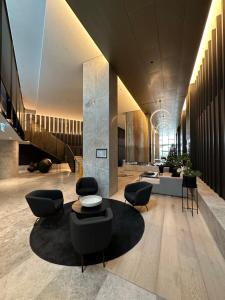 Posezení v ubytování Melbourne CBD Apt with Free Car Park Ocean View