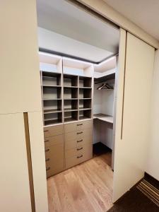 Fotografia z galérie ubytovania BL - The Penthouse, 24hr Self Check-in, 2 Bedrooms, Fireplace, AC, Panoramic View from main Balcony, 3-minute walk to City Center v Banskej Bystrici