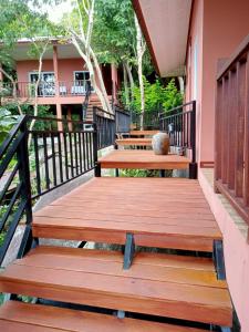 Balkón nebo terasa v ubytování PawPaw Resort