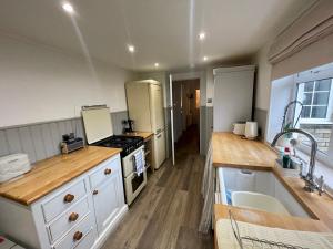 Gallery image of Traditional Cottage in West Kilbride Village in Seamill