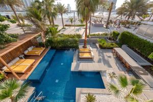 Πισίνα στο ή κοντά στο Five Palm Luxury Beach Villa with Private Pool, Panoramic Views, and Jacuzzi by Exclusive Holiday Homes
