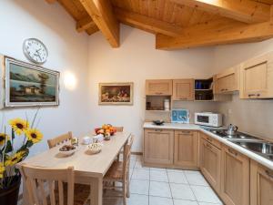 Virtuvė arba virtuvėlė apgyvendinimo įstaigoje B&B Benvenuti - Dolomiti di Brenta