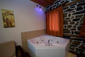 Gallery image of Traditional Guesthouse Siantsis in Palaios Agios Athanasios