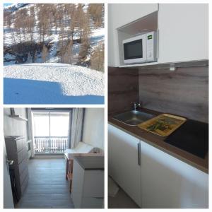 2 fotos de una cocina con microondas y fregadero en L ANTARES residence les etoiles la foux d allos joli studio 4 couchages en La Foux