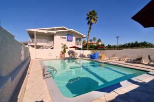 Kolam renang di atau di dekat Motel 6-Palm Desert, CA - Palm Springs Area
