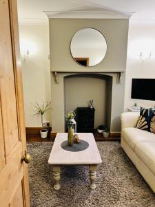 Gallery image of Cosy Heather Cottage in Ashbourne