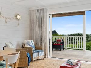 Rõdu või terrass majutusasutuses MaiMoana - Hatfields Beach Cliff-Top Retreat
