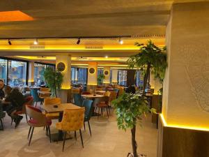 Restaurace v ubytování Apartmani Srna Milmari