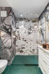 Kúpeľňa v ubytovaní Luxury Apartment with SAUNA - Old Town - GOLD