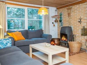 Posezení v ubytování Holiday home Ebeltoft CCIII