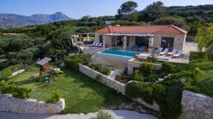 Πισίνα στο ή κοντά στο Villa Elena Chania
