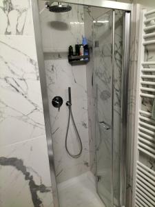 A bathroom at Stanza nr 4 in appartamento incantevole in zona Solari