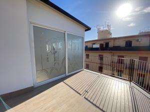 A balcony or terrace at Casa Vacanze Alla Zisa