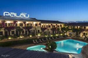 Bazén v ubytování Hotel Palau nebo v jeho okolí