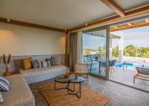 Bazén v ubytování Kaktus Suites Private Pool nebo v jeho okolí