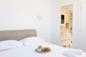 Posteľ alebo postele v izbe v ubytovaní Villa Mare - Private Pool, 4 Bdrms, Sea View, BBQ