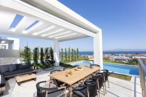 Bazén v ubytovaní Villa Mare - Private Pool, 4 Bdrms, Sea View, BBQ alebo v jeho blízkosti