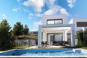 Bazén v ubytovaní Villa Mare - Private Pool, 4 Bdrms, Sea View, BBQ alebo v jeho blízkosti