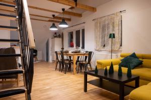 Posezení v ubytování Apartments Gozdni Raj Rogla