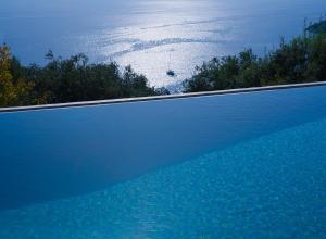 Πισίνα στο ή κοντά στο Villa Vasso Sea View Residences