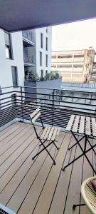 Fotografia z galérie ubytovania Grand Appart Cosy Gare Paris 4 pers Wifi v Courbevoie
