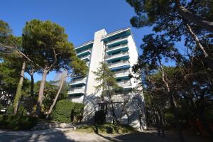 The building in which Az apartmant is located