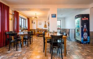 Veitingastaður eða matsölustaður á Hotel at Gomi 19