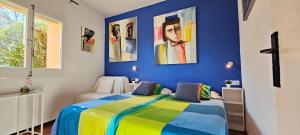 Posteľ alebo postele v izbe v ubytovaní Apartamento con jardín a 11 metros de la playa. B1.