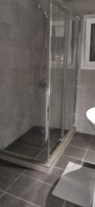 A bathroom at Elegant Seaside 2 Floor Apartment