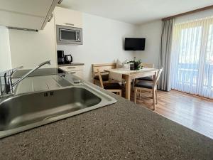 Kuchyňa alebo kuchynka v ubytovaní Haus Netzer Elisabeth