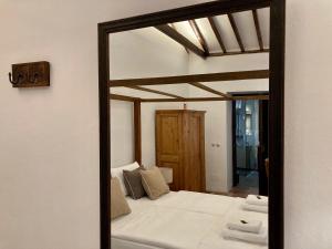 Casa Rural Palomar - Men Only客房内的一张或多张床位