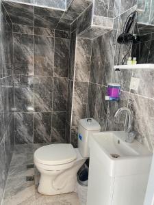 Koupelna v ubytování beydağı suit