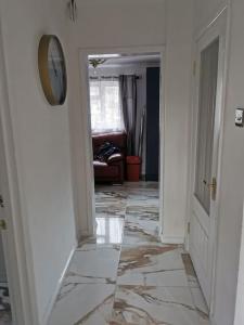 Posezení v ubytování Modern 2 bedroom flat by Dover Port, Castle& Sea!
