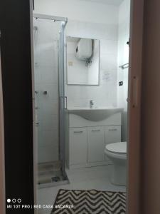 Ένα μπάνιο στο Casa fronte mare Torre sant'andrea