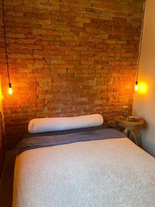 Ένα ή περισσότερα κρεβάτια σε δωμάτιο στο Field of Dreams cabin