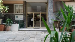 The facade or entrance of Plaka Apartment With Terrace View