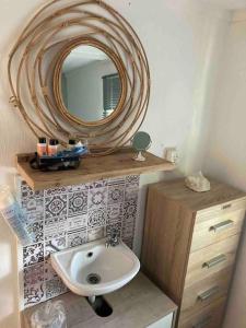 Mingo Hideout tesisinde bir banyo