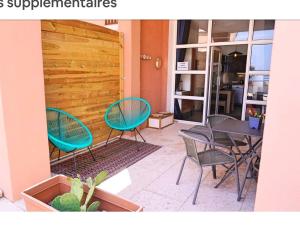 Area tempat duduk di Cap Esterel Mer Sport et Nature, dans village Pierres et Vacances