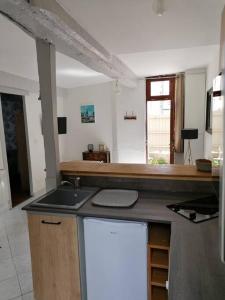 Zdjęcie z galerii obiektu Ô p'tit 44 Apt + terrasse dans le vieux Honfleur w mieście Honfleur +18 zdjęć