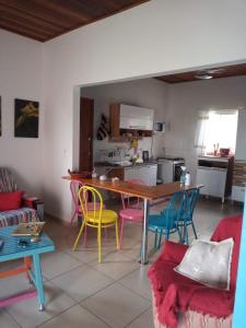 Kuhinja oz. manjša kuhinja v nastanitvi Singela Casa em Chapada dos Guimarães