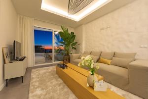 Telewizja i/lub zestaw kina domowego w obiekcie Whalehouse 2 - Terrace & Sea view - WIFI