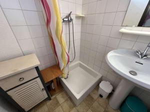 Koupelna v ubytování Appartement Cap d'Agde, 2 pièces, 4 personnes - FR-1-702-12