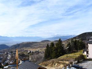 Zdjęcie z galerii obiektu Studio cabine avec balcon, vue Pyrénées, parking, proche centre-ville - FR-1-580-82 w mieście Font-Romeu-Odeillo-Via +2 zdjęcia