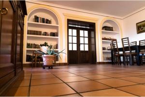 The library in the holiday home