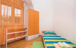 Postel nebo postele na pokoji v ubytování 3 Bedroom Gorgeous Apartment In Kastav