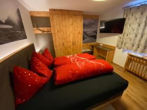 Postel nebo postele na pokoji v ubytování Chalet Tauernbär