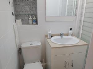 Zdjęcie z galerii obiektu APARTAMENTO JUNTO ESTACION ATOCHA w Madrycie