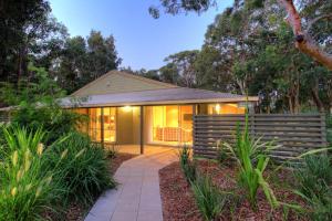 a home in the bush with a garden at Port Stephens Koala Sanctuary in One Mile +36 photos